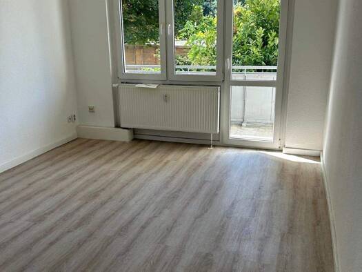 Wohnung zur Miete 185 € 1 Zimmer 33 m² EG frei ab sofort Weißenfelser Straße 21c Langendorf Weißenfels 06667