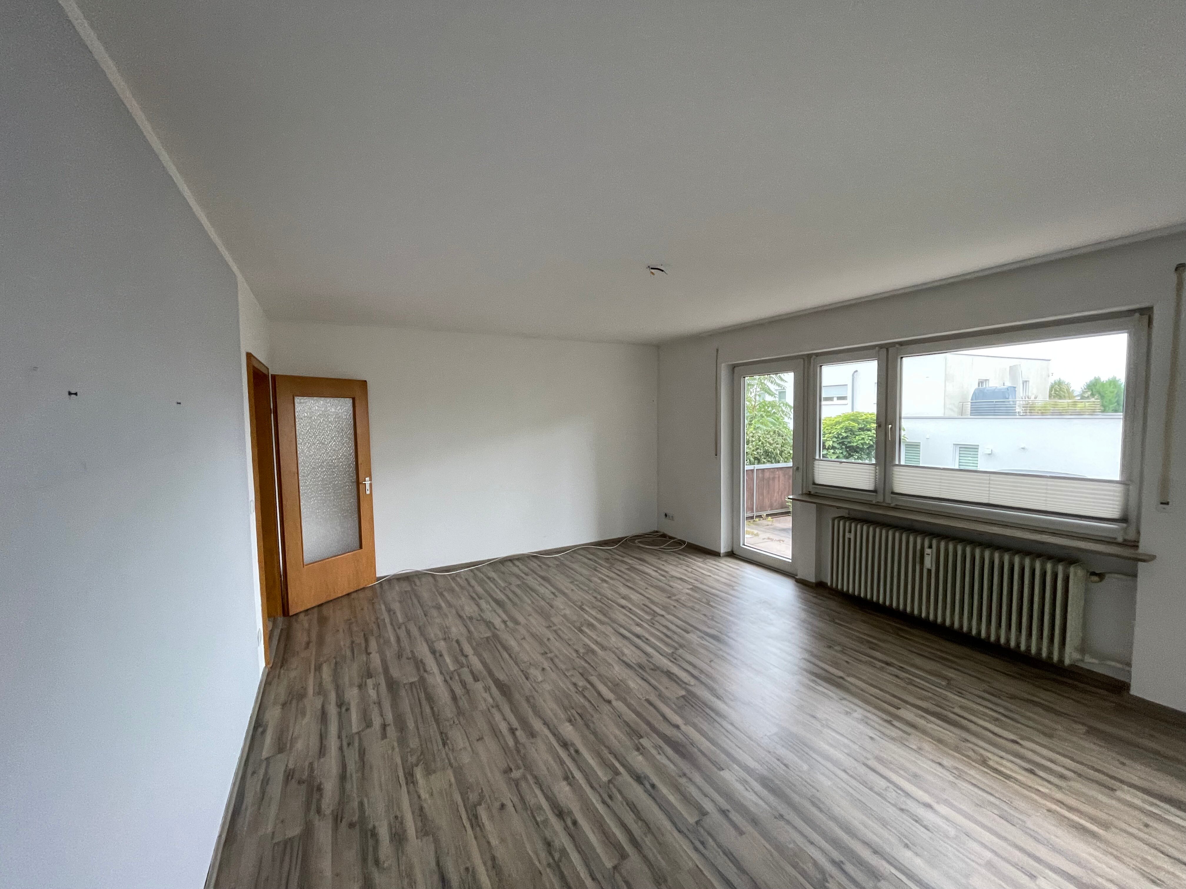 Wohnung zur Miete 950 € 4 Zimmer 98 m²<br/>Wohnfläche EG<br/>Geschoss ab sofort<br/>Verfügbarkeit Hagenstraße 15 Zirndorf Zirndorf 90513