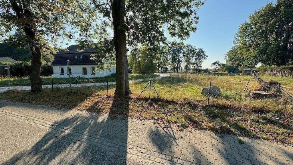 Einfamilienhaus zum Kauf provisionsfrei 299.000 € 7 Zimmer 215 m² 710 m² Grundstück frei ab sofort Neuendorf Lütow 17440