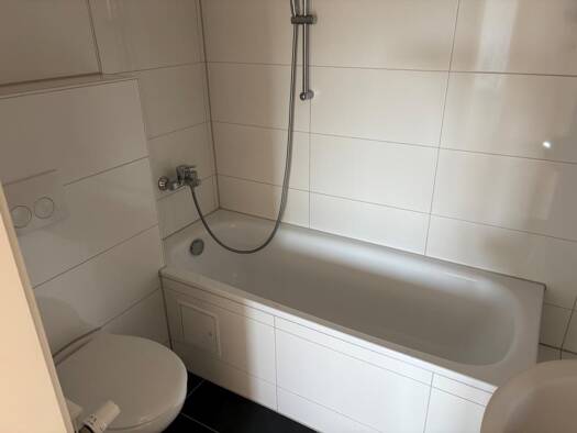 Wohnung zur Miete 479 € 2 Zimmer 63,4 m² 7. Geschoss Von-Humboldt-Straße 4 Birth Velbert 42549