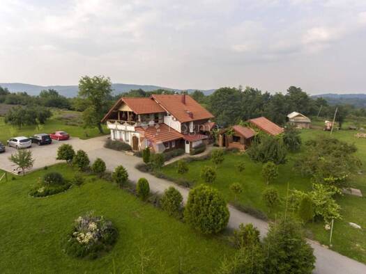 Einfamilienhaus zum Kauf 680.000 € 22 Zimmer 350 m² Lipovac, Rakovica Rakovica 47245
