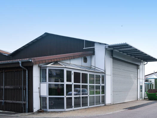 Lagerhalle zum Kauf provisionsfrei 1.370 m² Lagerfläche teilbar ab 840 m² Werkstraße 10 Zollhaus Blumberg 78176