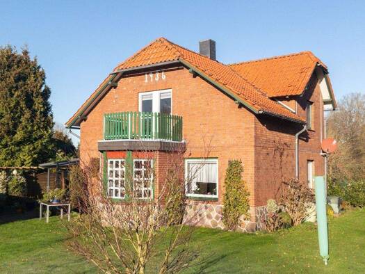 Einfamilienhaus zum Kauf 299.000 € 4 Zimmer 110 m² 719 m² Grundstück Hüttblek 24641