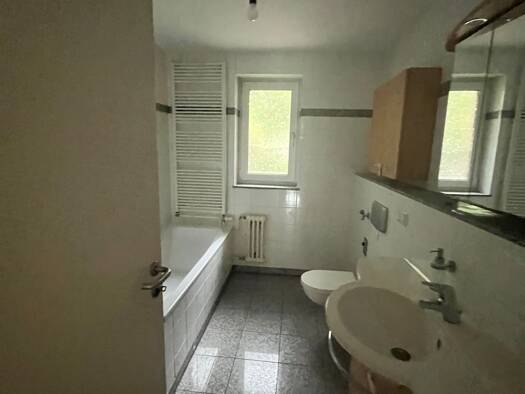 Wohnung zur Miete 1.209 € 4 Zimmer 111,4 m² 1. Geschoss frei ab 01.12.2025 Lindenstraße 19 Glienicke/Nordbahn 16548