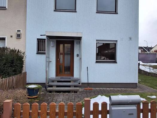 Reihenhaus zur Miete 1.600 € 5 Zimmer 120 m² 340 m² Grundstück frei ab sofort Schwabach 91126