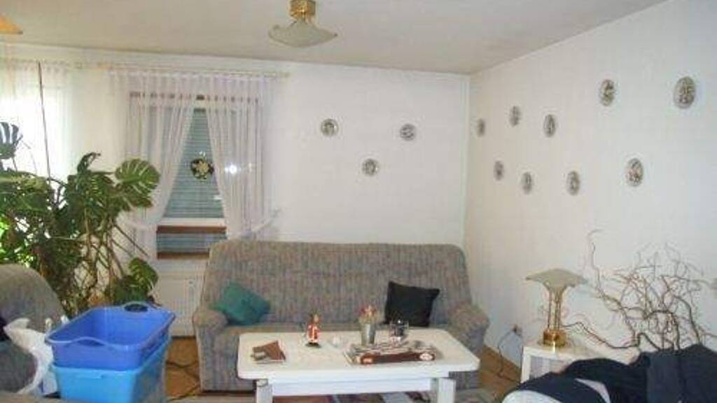 Wohnung zur Miete 850 € 5 Zimmer 133,7 m² frei ab 01.03.2026 Hergolshausen Waigolshausen 97534