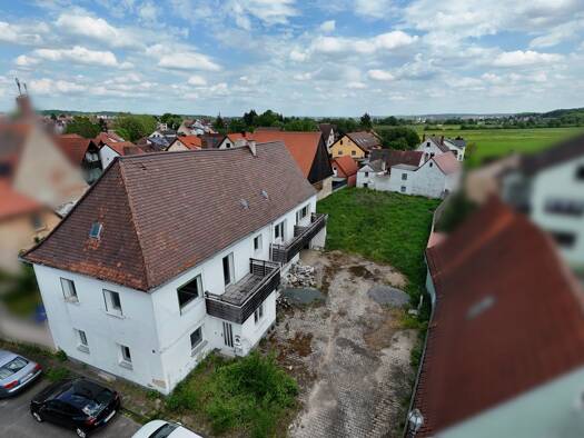 Mehrfamilienhaus zum Kauf 389.000 € 7 Zimmer 210 m² 924 m² Grundstück Höchstadt Höchstadt a.d.Aisch 91315