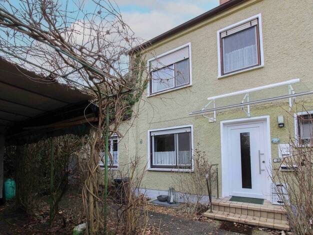 Reihenendhaus zum Kauf 314.000 € 5,5 Zimmer 94,3 m² 368,2 m² Grundstück frei ab sofort Vöhringen 89269