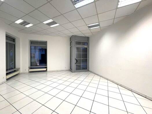 Laden zur Miete 550 € 2 Zimmer 40 m² Verkaufsfläche Taufkirchen, Vils Taufkirchen (Vils) 84416