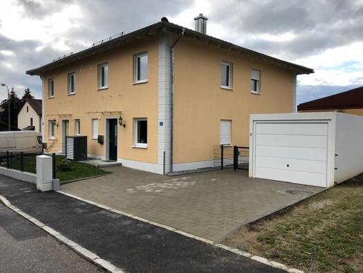 Doppelhaushälfte zur Miete 1.380 € 5 Zimmer 125 m² 306 m² Grundstück frei ab 01.07.2026 Vilsbiburg 84137