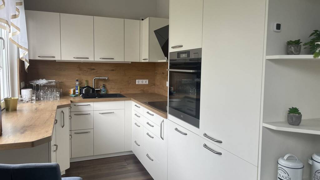 Wohnung zum Kauf 70.000 € 2,5 Zimmer 75 m² 3. Geschoss Hoyerswerda 02977