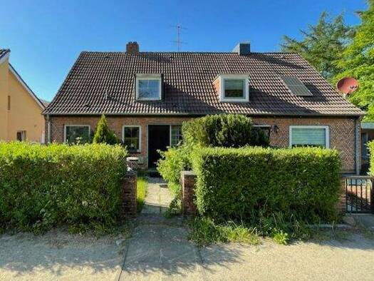 Doppelhaushälfte zum Kauf 100.000 € 3 Zimmer 103 m² 563 m² Grundstück Hassee Kiel 24113