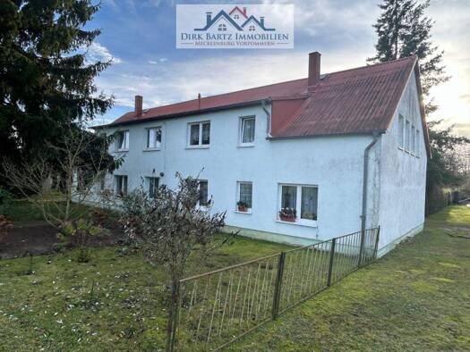 Mehrfamilienhaus zum Kauf als Kapitalanlage geeignet 110.000 € 14 Zimmer 281 m² 4.406 m² Grundstück Strehlow Hohenmocker 17111