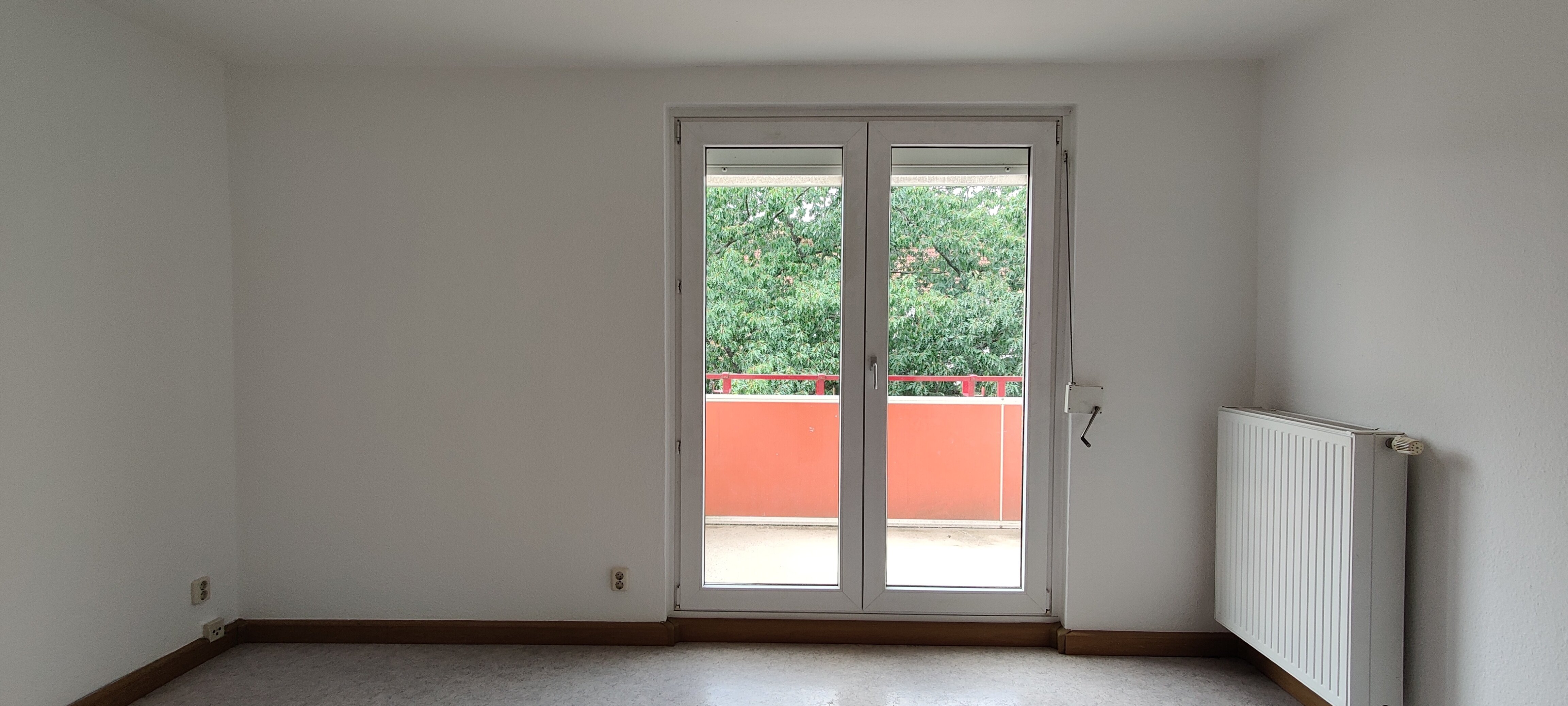 Wohnung zur Miete 380 € 3 Zimmer 58,2 m²<br/>Wohnfläche 4.<br/>Geschoss 01.10.2024<br/>Verfügbarkeit Paul-Suhr-Str. 82c Südstadt Halle 06130