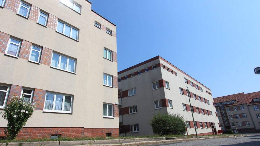 Wohnung zur Miete 375 € 2 Zimmer 62,5 m² EG Goethestraße 2 Altenburg 04600