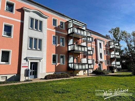 Wohnung zur Miete 300 € 2 Zimmer 51,7 m² 1. Geschoss frei ab 01.04.2026 Naumburger Str. 25b Zeitz 06712