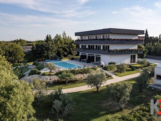 Haus zum Kauf 1.200.000 € 13 Zimmer 600 m² Zadar 0