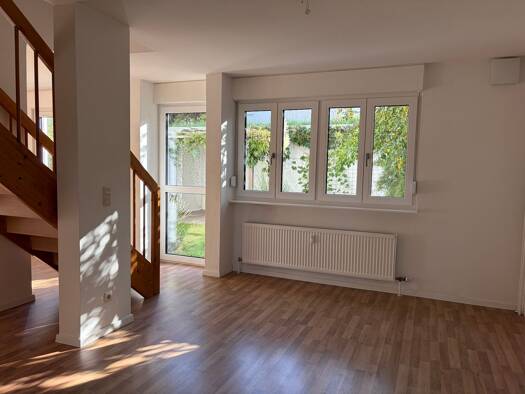 Reihenmittelhaus zur Miete nur mit Wohnberechtigungsschein 746 € 4 Zimmer 99,8 m² Robert-Bosch-Straße 6 Röthenbach Röthenbach an der Pegnitz 90552