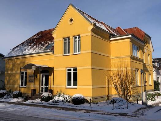 Wohnung zur Miete 890 € 2,5 Zimmer 90,6 m² Geschoss 1/2 frei ab sofort Schwarzenbek 21493