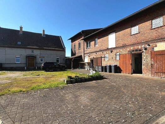 Mehrfamilienhaus zum Kauf 280.000 € 12 Zimmer 320 m² 3.894 m² Grundstück Stumsdorf Zörbig / Stumsdorf 06780