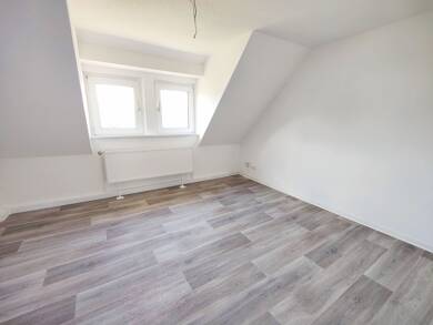 Wohnung zur Miete 250 € 2 Zimmer 41,6 m² Dachgeschoss, 2. Geschoss frei ab sofort Meintestraße 8 Lauenförde Lauenförde 37697