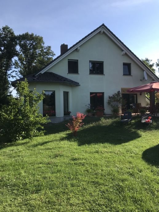 Einfamilienhaus zum Kauf 4 Zimmer 140 m²<br/>Wohnfläche 800 m²<br/>Grundstück Spremberg Spremberg 03130