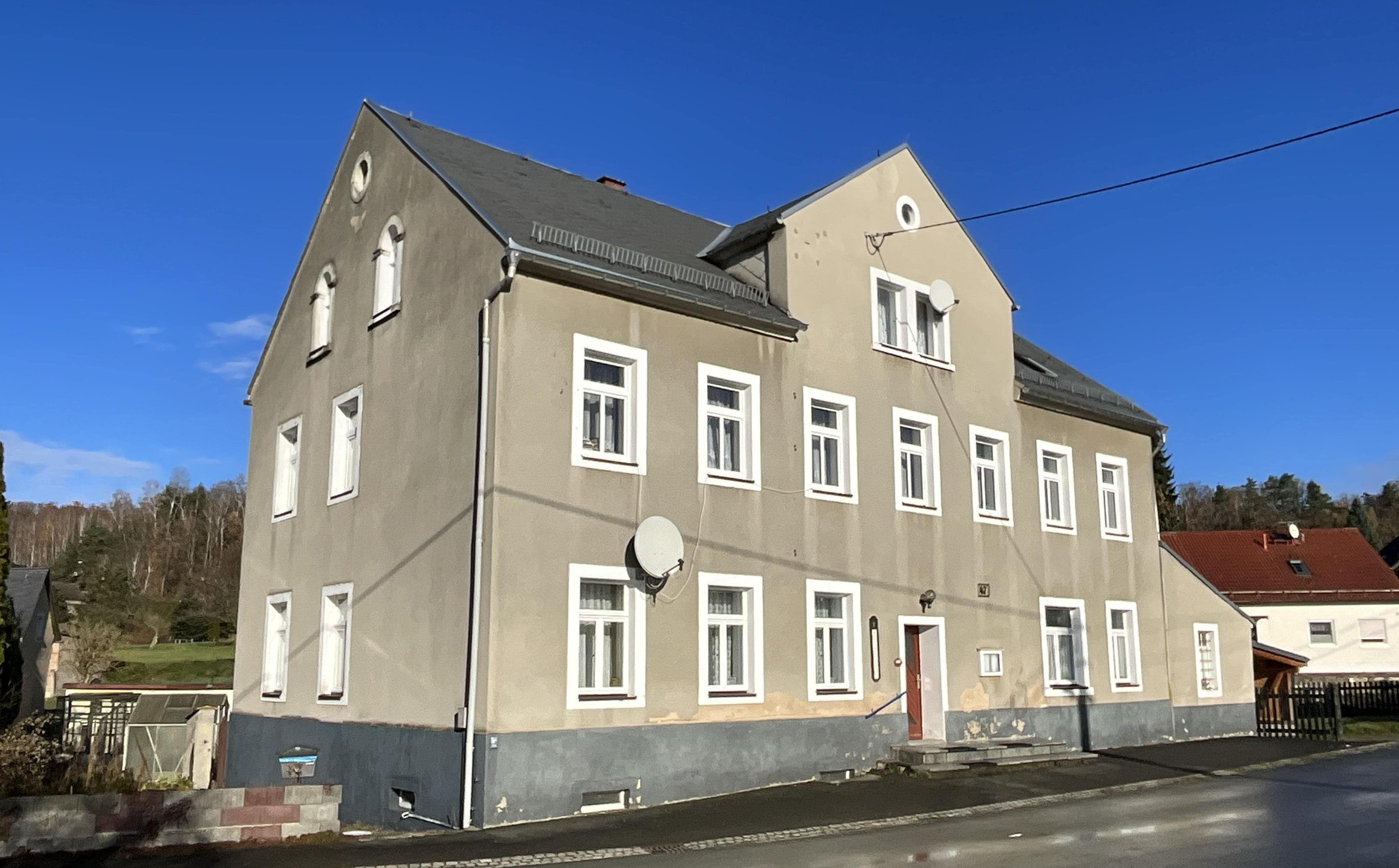 Mehrfamilienhaus zum Kauf 170.000 € 6 Zimmer 226 m²<br/>Wohnfläche 1.050 m²<br/>Grundstück Niederschöna Halsbrücke 09633