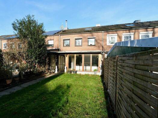 Reihenmittelhaus zum Kauf 449.000 € 5 Zimmer 120 m² 320 m² Grundstück Weckhoven Neuss 41466