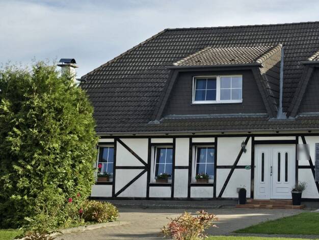 Doppelhaushälfte zum Kauf 219.500 € 4 Zimmer 150,3 m² 3.855 m² Grundstück Beggerow Beggerow 17111