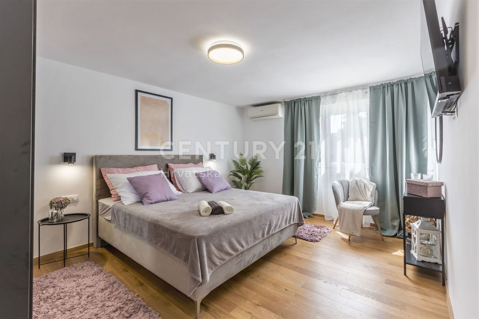 Wohnung zur Miete 700 € 2 Zimmer 40 m²<br/>Wohnfläche 2.<br/>Geschoss Center 21000