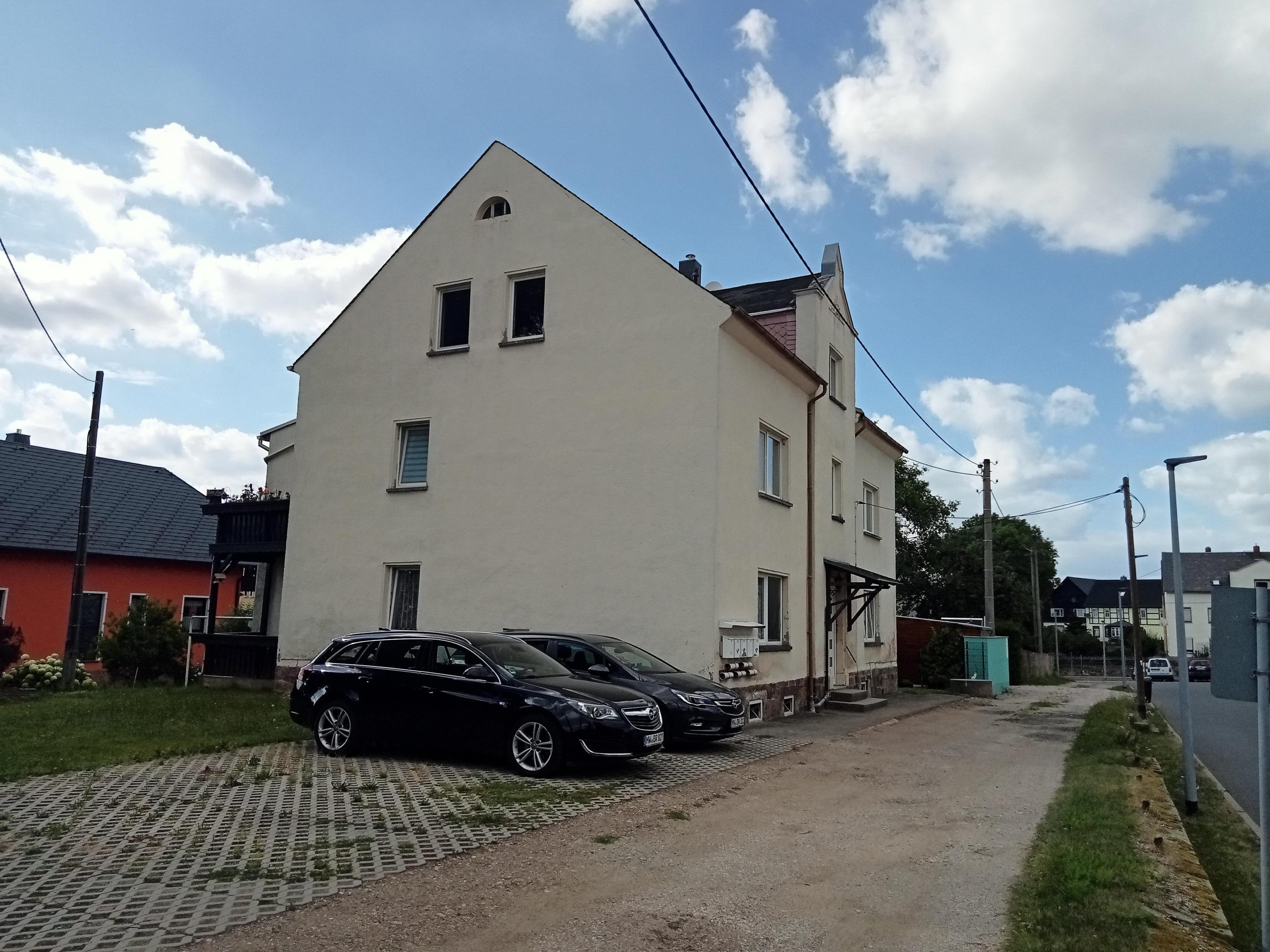 Mehrfamilienhaus zum Kauf als Kapitalanlage geeignet 165.000 € 14 Zimmer 305,7 m²<br/>Wohnfläche 834 m²<br/>Grundstück Erlau Erlau 09306