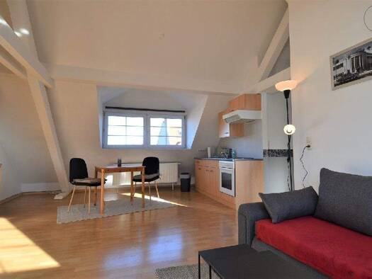 Wohnung zur Miete 985 € 2 Zimmer 42 m² 3. Geschoss frei ab 08.04.2026 Innenstadt Augsburg 86153