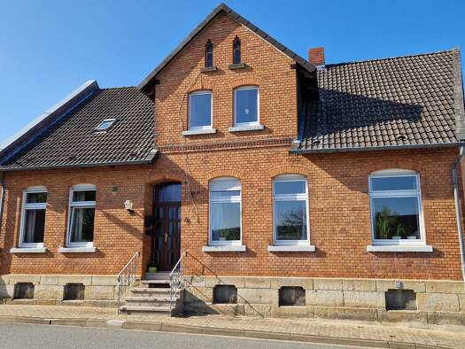 Mehrfamilienhaus zum Kauf 169.000 € 7 Zimmer 219 m² 870 m² Grundstück Grasleben Grasleben 38368