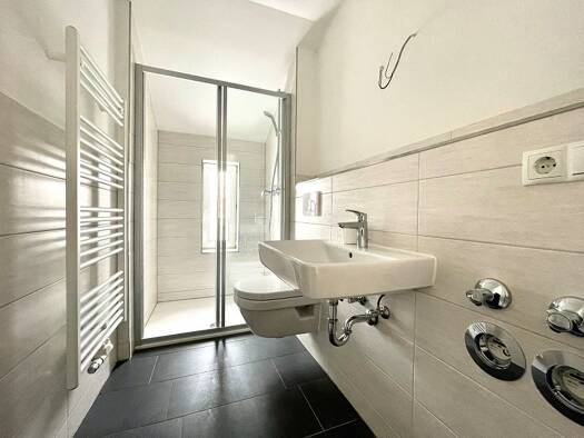 Wohnung zum Kauf 180.000 € 4 Zimmer 68 m² Gotha 99867