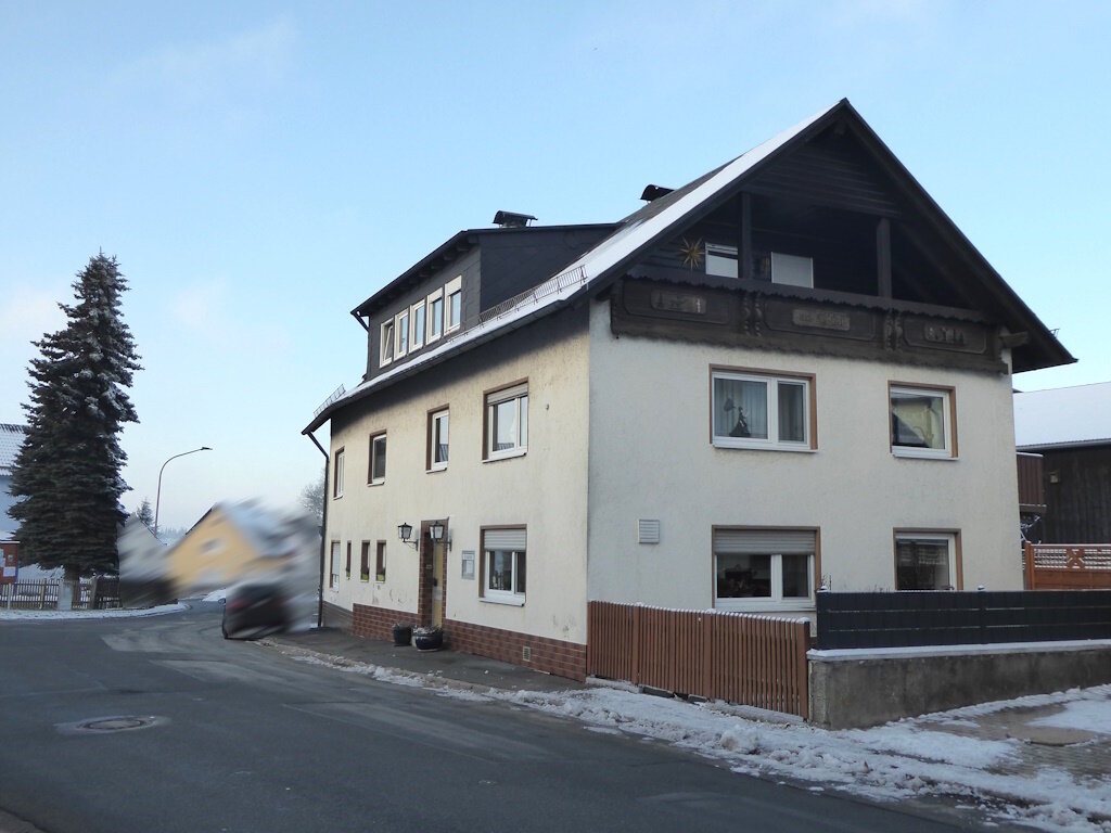 Mehrfamilienhaus zum Kauf 280.000 € 10 Zimmer 289 m²<br/>Wohnfläche 658 m²<br/>Grundstück Leupoldsgrün Leupoldsgrün 95191