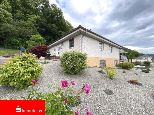 Einfamilienhaus zum Kauf 355.000 € 5 Zimmer 328,6 m² 1.526 m² Grundstück Frieda Meinhard 37276