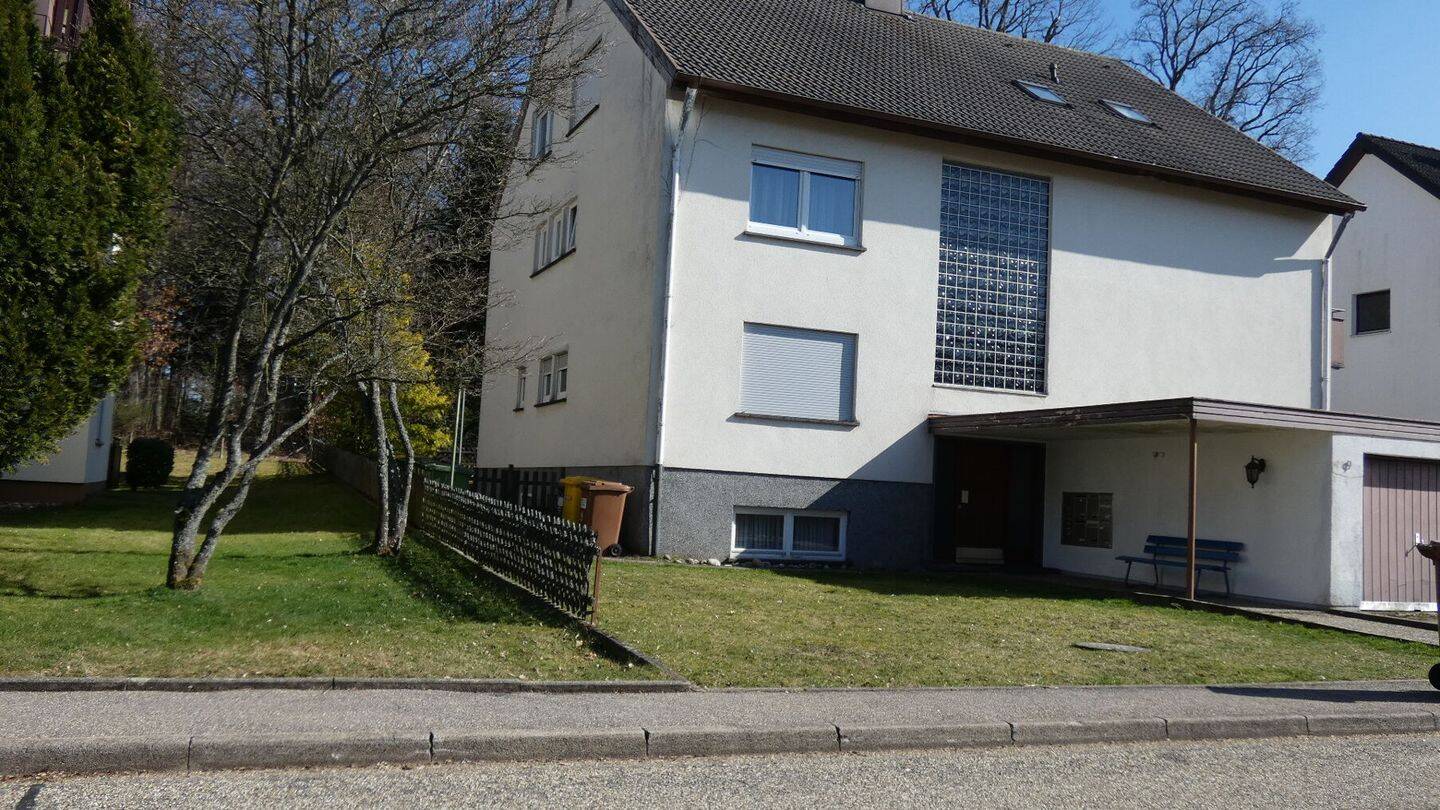 Immobilie in Schömberg - +++2 1/2 Zimmer-Wohnung mit Terrasse Gartenanteil und separatem Büro+++ - Bild 2