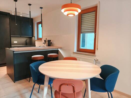 Wohnung zur Miete 1.780 € 2 Zimmer 46 m² Geschoss 1/5 frei ab 01.04.2026 Heusteigstraße 60 Süd Stuttgart 70180