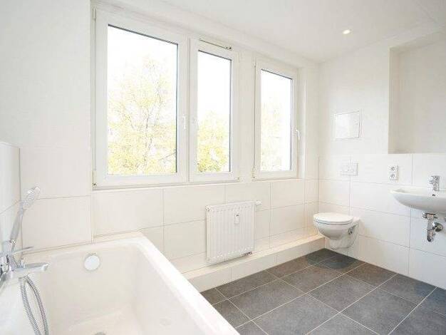 Wohnung zur Miete 363 € 2 Zimmer 46,7 m² 2. Geschoss frei ab 25.05.2026 Ernst-Enge-Str. 16 Gablenz Chemnitz 09127