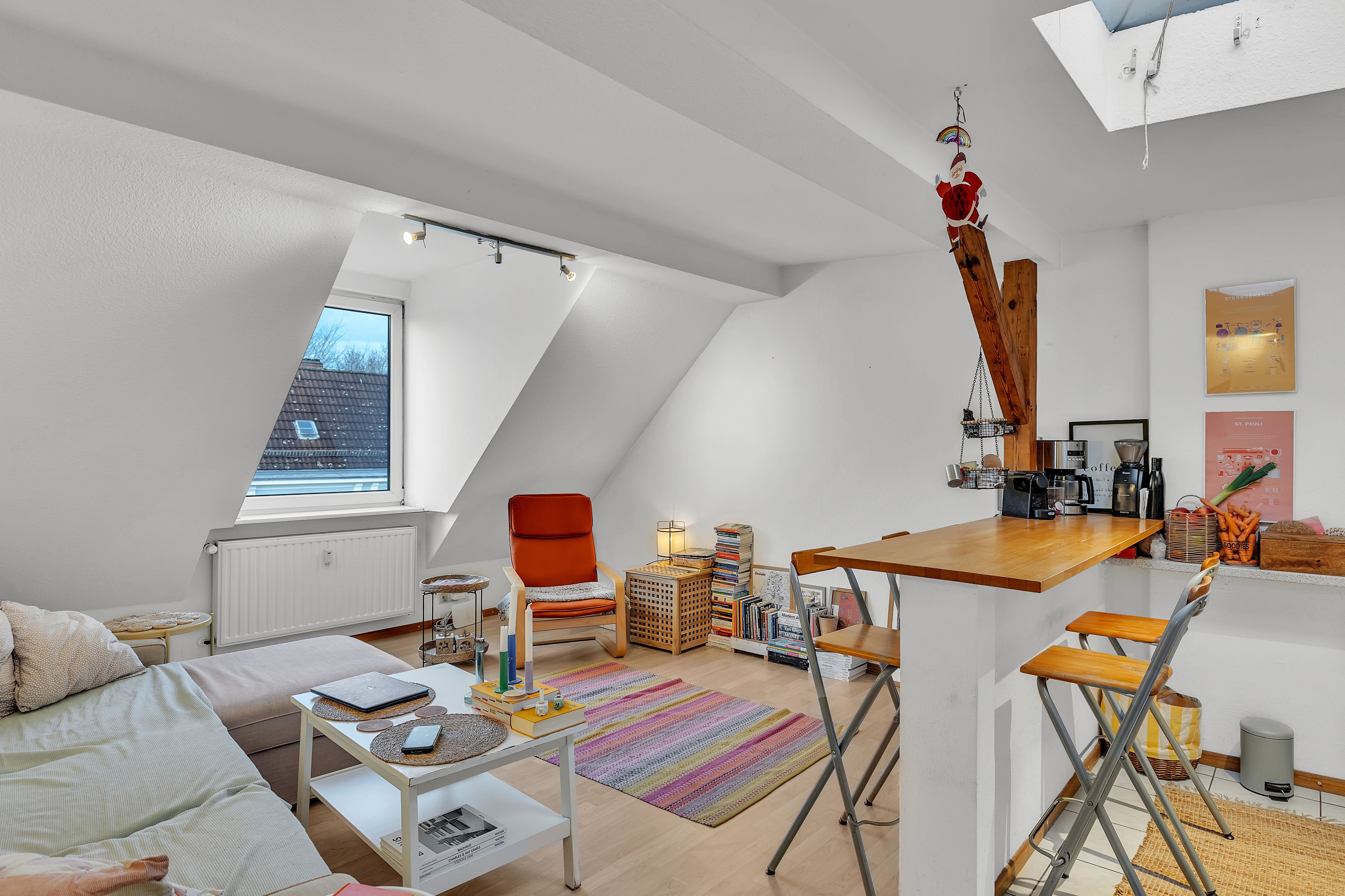 Wohnung zum Kauf 330.000 € 2 Zimmer 44,6 m²<br/>Wohnfläche 5.<br/>Geschoss 01.04.2025<br/>Verfügbarkeit Eimsbüttel Hamburg 20255