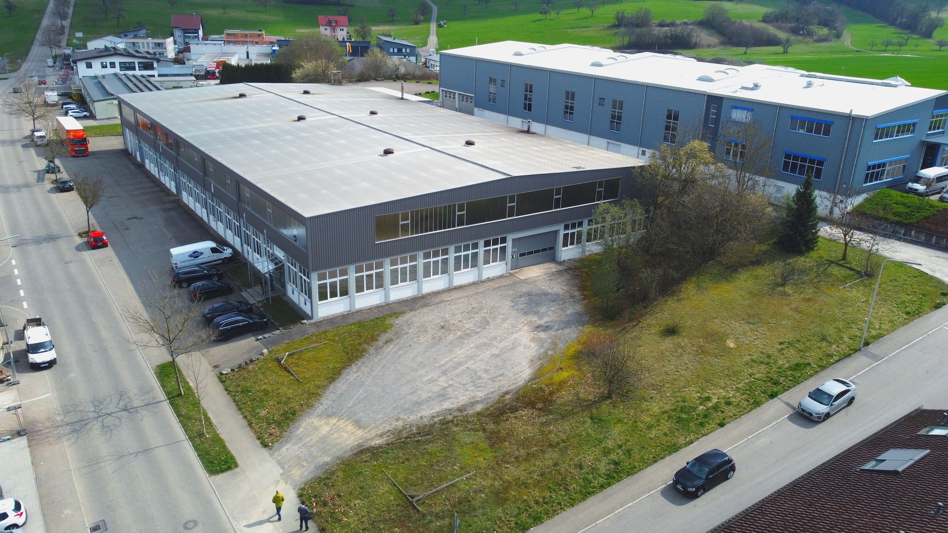 Produktionshalle zur Miete provisionsfrei 4,90 € 5.885 m²<br/>Lagerfläche ab 2.942 m²<br/>Teilbarkeit Industriestraße 9 Öschelbronn Niefern-Öschelbronn 75223