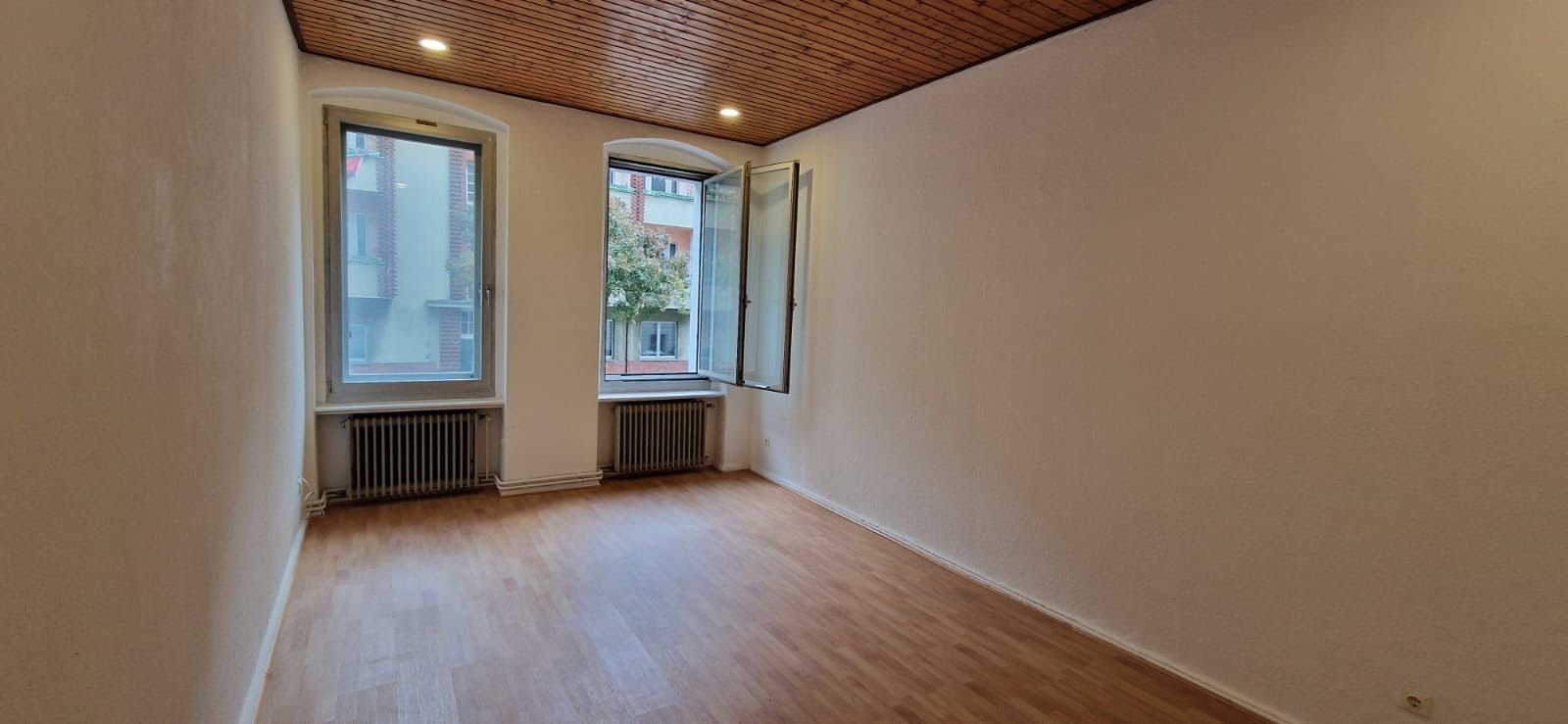 Wohnung zur Miete 950 € 2 Zimmer 75 m²<br/>Wohnfläche 1.<br/>Geschoss ab sofort<br/>Verfügbarkeit Reinickendorf Berlin 13403