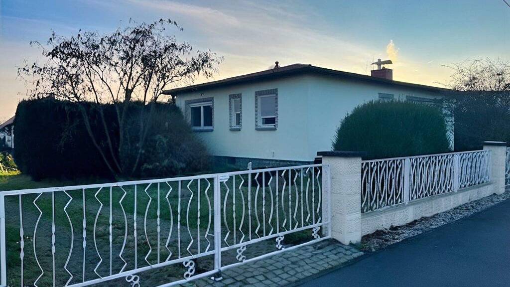 Bungalow zum Kauf 250.000 € 3 Zimmer 81 m² 947 m² Grundstück Eula Borna 04552