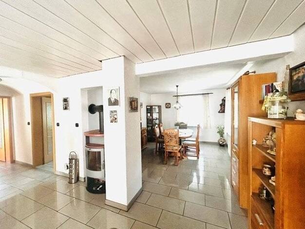 Mehrfamilienhaus zum Kauf 435.000 € 8 Zimmer 240 m² 1.400 m² Grundstück Worndorf Neuhausen 78579