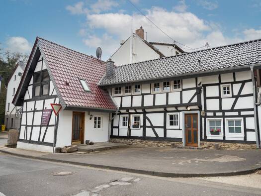 Rustico zum Kauf provisionsfrei 398.000 € 5,5 Zimmer 136 m² 110 m² Grundstück frei ab sofort Hauptstraße 155 Adenau Adenau 53518