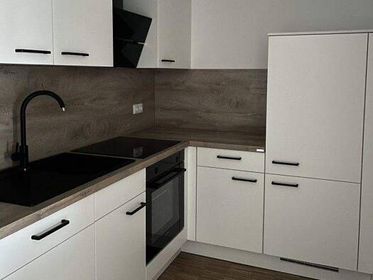 Wohnung zur Miete 580 € 2 Zimmer 44,2 m² Arnsdorf 01477