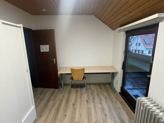 Wohnung zur Miete 450 € 9 Zimmer 15 m² Geschoss 3/3 frei ab sofort Bühl Tübingen 72072