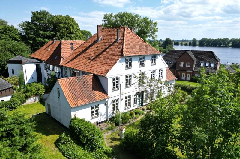 Einfamilienhaus zum Kauf 895.000 € 14 Zimmer 360 m²<br/>Wohnfläche 891 m²<br/>Grundstück Süderstapel Süderstapel 25879