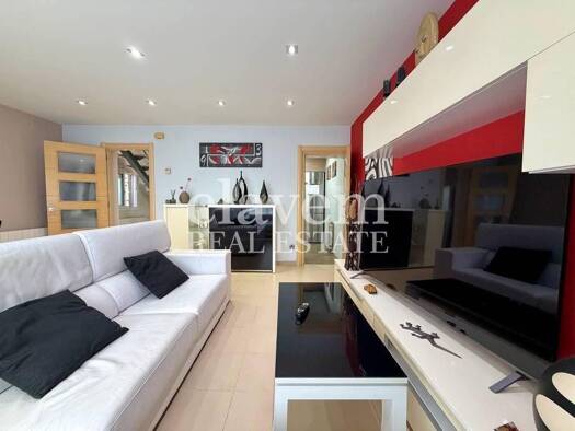Chalet zum Kauf 621.000 € 3 Zimmer 137 m² 260 m² Grundstück Barcelona 08033