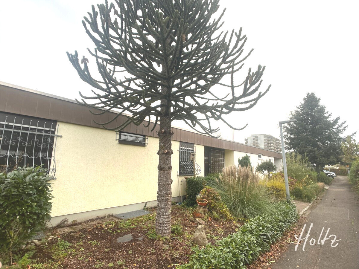 Bungalow zum Kauf 771.000 € 4 Zimmer 130 m²<br/>Wohnfläche 335 m²<br/>Grundstück 01.01.2025<br/>Verfügbarkeit Bussardweg 23 Landwasser Freiburg im Breisgau 79110